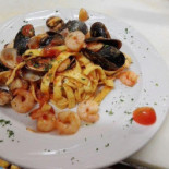 Pizzeria La Lampara Dongo food