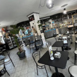 Ovvio Caffè inside