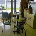 Ella's Cafe E Lounge Dentro