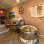 Il Gelato Del Vecio inside