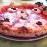 Pizzeria Napoletana O' Garibaldin food