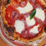 Pizzeria Napoletana O' Garibaldin food