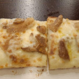 Mani E Mattero Pizza Al Taglio food