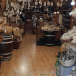 Nonsolocinghiale À l'intérieur