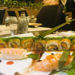 Yi Sushi food