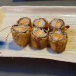 Yi Sushi food