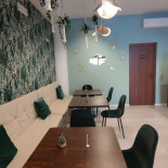 Makai Hawaii Bastia Umbra inside