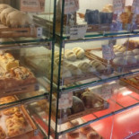 Il Geloviola Gelateria inside