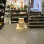 Món Wine Shop À l'intérieur