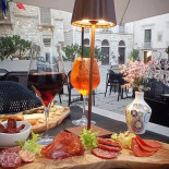 Guyot Enobistrot À l'intérieur
