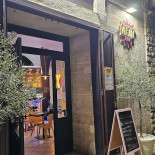 Kent Burger Exterior