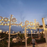 Pole Pole Exterior