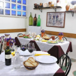 Flower's Food&rooms Dentro