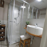 Flower's Food&rooms Dentro