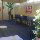 Metropolis Caffe outside