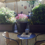 Metropolis Caffe outside