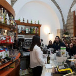 Mamy Cafè inside