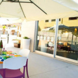 Design Café outside