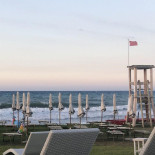 Le Mar Village outside