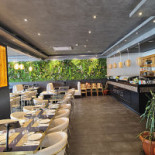 Sushi Lin À l'intérieur