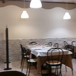 Molto Pizza Gossolengo inside