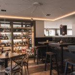 Cafe Bistro Emmi Dentro