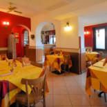 Pizzeria Al Ponte inside