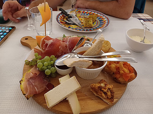 La Pantana Comida