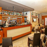 Gio Max À l'intérieur