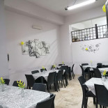 Pizzeria Pomodoro E Basilico À l'intérieur