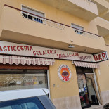 Incontro Outside