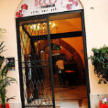 Art Deco Pizzeria Exterior