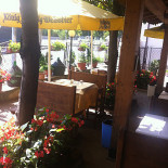 Il Leone outside