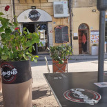 Squisito outside