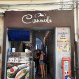 Cannoli Exterior