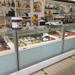 Tentazioni Pasticceria Gelateria Giuseppe Serio inside
