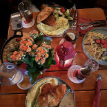 Oenopolium Comida