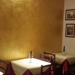 Al Vicoletto Cefalù Wine Docvini Esclusivi Casa Vinicola Cummo inside