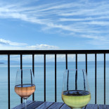 Le Petit Tonneau Winery Putia outside