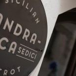 Mandralisca Sedici (16) drink