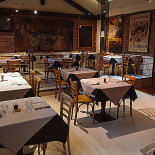 Pizzeria Bocconi inside