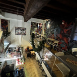 Inside À l'intérieur