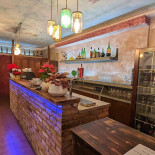 Antica Osteria Cal Di Mezzo inside