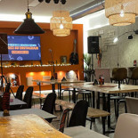 The Cave À l'intérieur