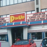 Pinup Pub Extérieur