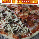 Pizzeria D’asporto Idomi food