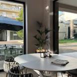 Late Bistrot outside