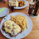 V6 Pub Grill Comida
