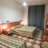 Il Roccolo Pizzeria Albergo inside