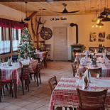 Trattoria Pizzeria Al Lepre inside